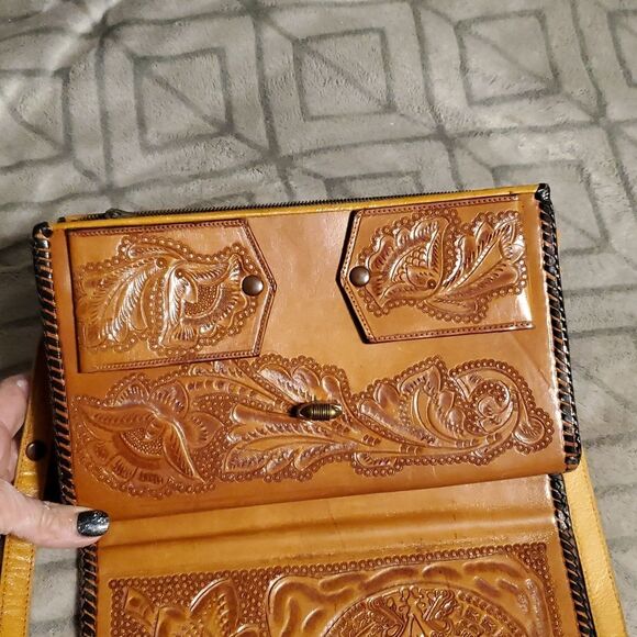 Vintage Hand tooled leather shoulder bag, 6x9 Reversable Amazing Details - Picture 6 of 16